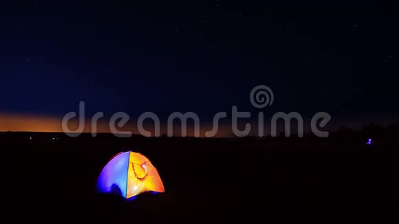 夜色中的帐篷星空视频的预览图