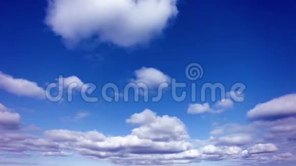 漂浮的云的4l失效视频视频的预览图