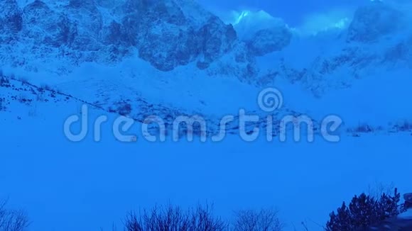 斯洛伐克高塔特拉斯山脉和雪峰冻湖视频的预览图