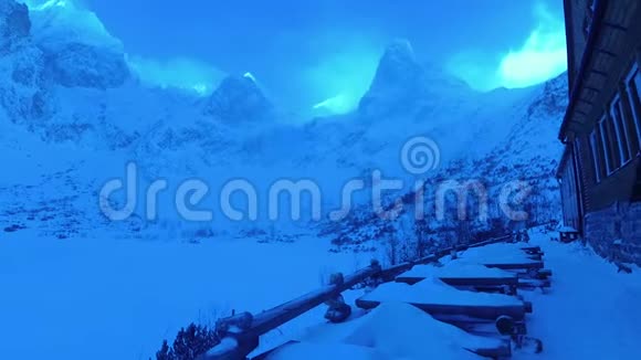 冬天塔特拉斯高山上的雪峰视频的预览图