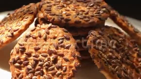 美味的饼干旋转3视频的预览图