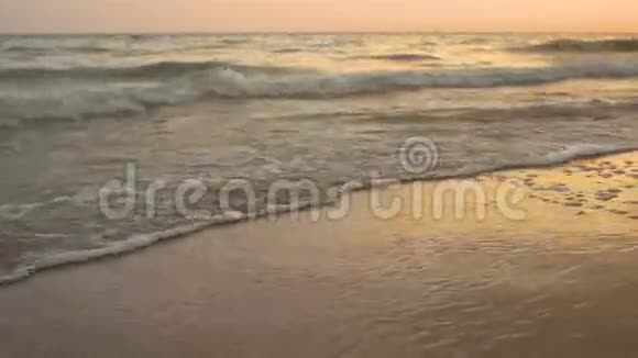 桑迪海滨和海浪视频的预览图