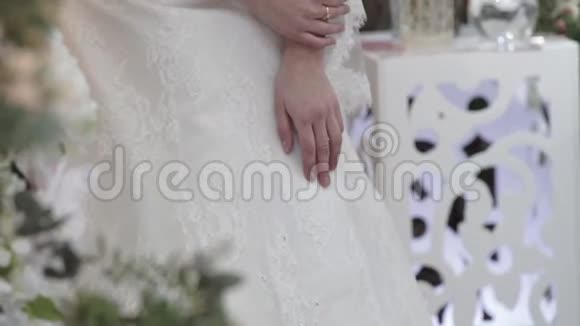 新娘礼服背景视频的预览图
