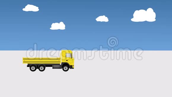 道路上没有货物移动的货车视频的预览图