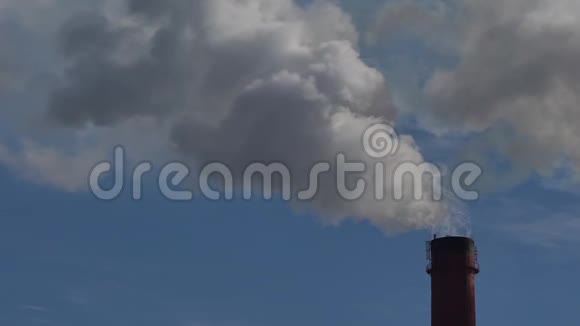 烟来自烟囱空气污染慢动作生态基辅乌克兰视频的预览图