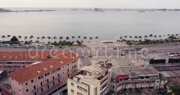 罗安达A海湾非洲的空中镜头视频的预览图