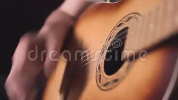 吉他手的手视频的预览图