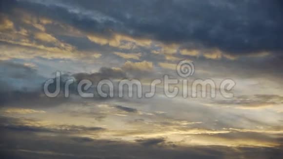 清晨天空的全景视频的预览图