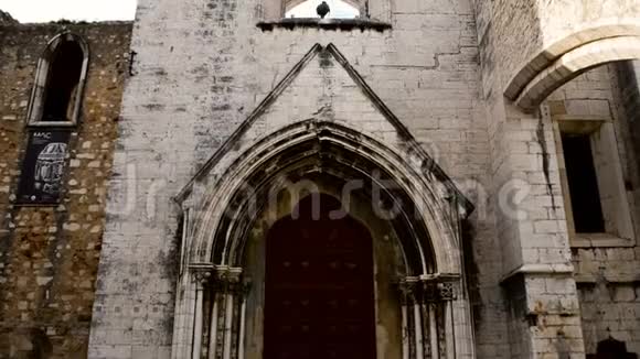 里斯本卡莫修道院的门面视频的预览图