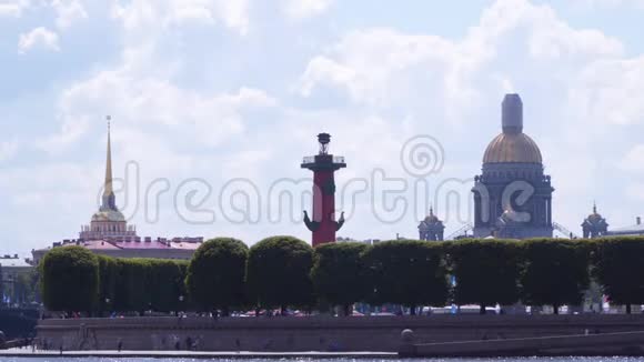 圣以撒大教堂穹顶主海军的柱和尖顶视频的预览图