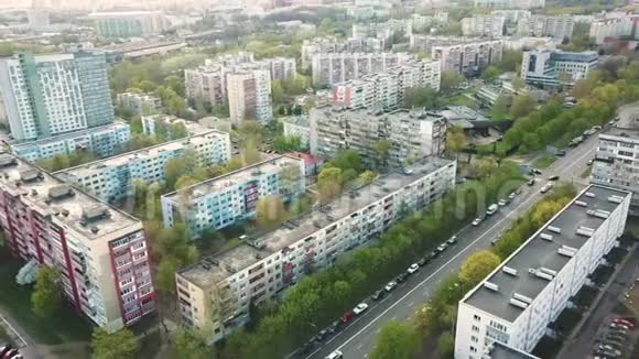 大城市春天鸟瞰图明斯克城市景观视频的预览图