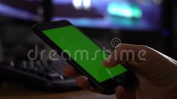 智能手机上的绿色屏幕视频的预览图