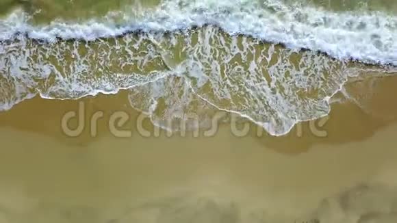 波浪所造的水又上岸又下海航空测量视频的预览图