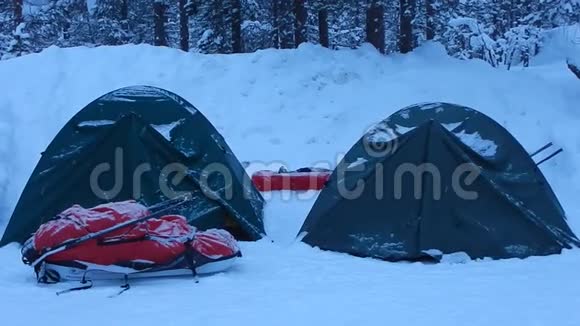 拉普兰冬季探险露营视频的预览图
