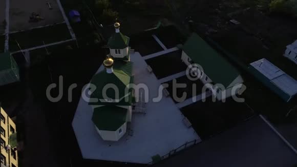 小俄罗斯教堂空中观景视频的预览图