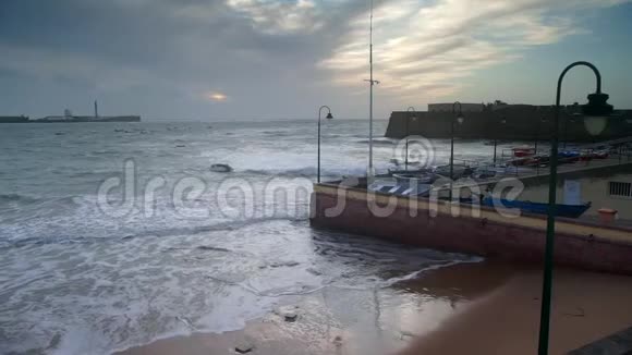 拉卡莱塔海滩西班牙卡迪兹视频的预览图