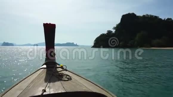 泰国长尾船的正面景色视频的预览图