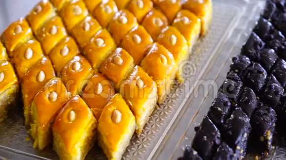 犹太土耳其阿拉伯阿塞拜疆传统民族甜点宏观的有选择的焦点东方糖果东方糖果视频的预览图