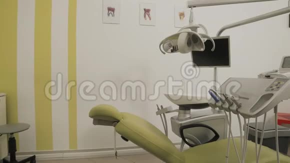不同的牙科仪器牙医诊所工具牙科诊所视频的预览图