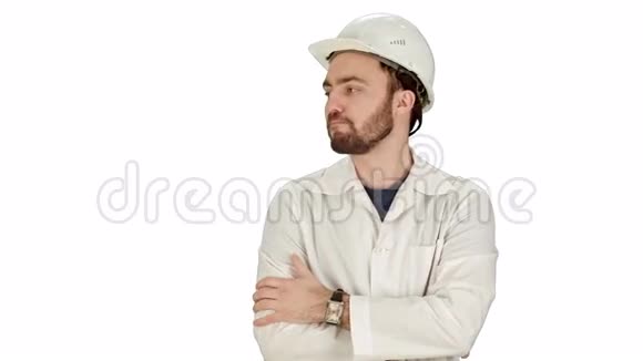 建筑工人看着他的手表建筑商等待白色背景的会议视频的预览图