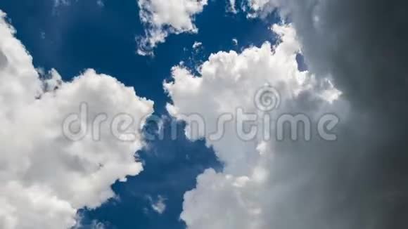 乌云与天空的时间流逝视频的预览图