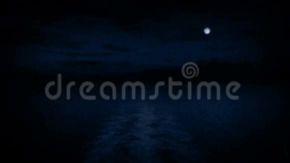 夜晚与月亮一起航行视频的预览图