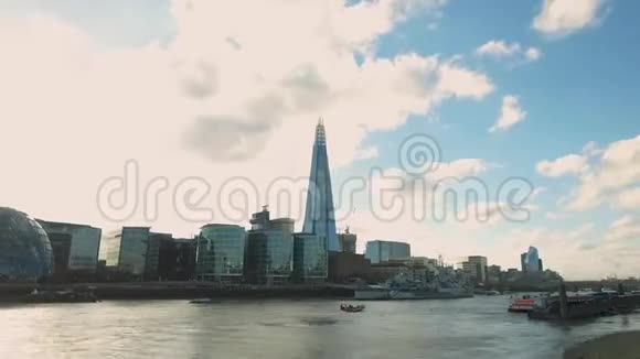 伦敦城市天际线与泰晤士河时间推移视频的预览图