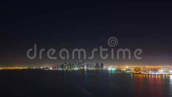 卡塔尔中东多哈天际线延时视频夜灯闪烁视频的预览图