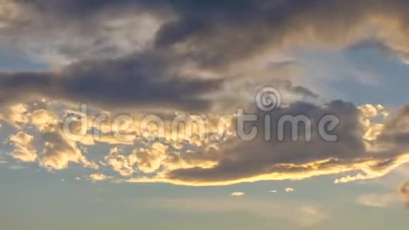 4天蓝云的时间推移视频的预览图