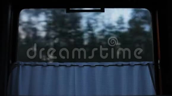从火车的车窗看视频的预览图