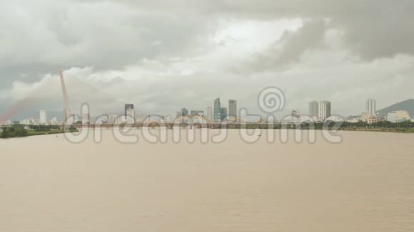 越南岘港市全景白天河景视频的预览图