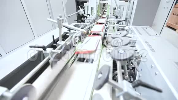工业生产线工作工厂传送带视频的预览图