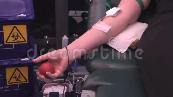 护士和献血者视频的预览图