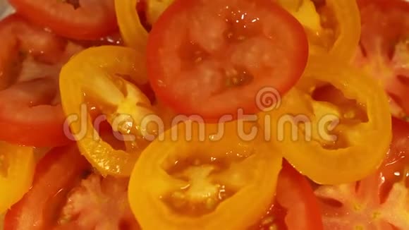 天然明亮的番茄切片背景视频的预览图