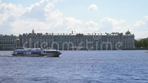 乘客的水翼艇在赫米蒂奇前面游泳视频的预览图
