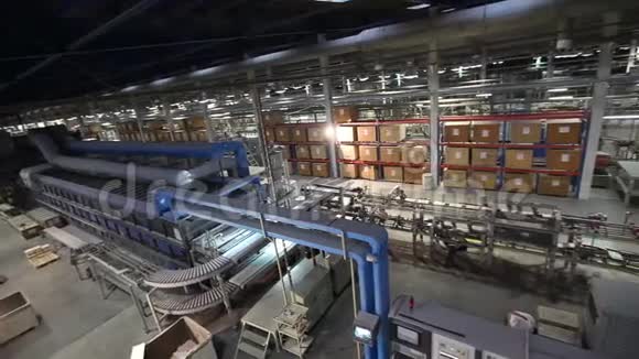 工业内部瓷砖生产现代工厂内部输送机时间圈工业外部视频的预览图
