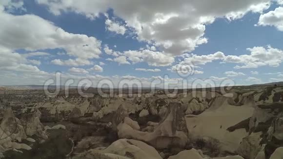 土耳其NevsehirCappadocia岩石景观的时间推移云视频的预览图
