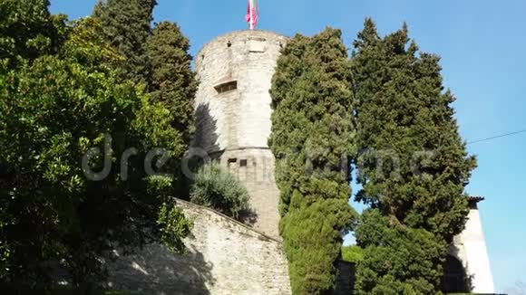 贝加莫意大利古老的城镇堡垒和花园视频的预览图