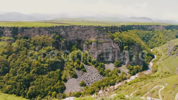 奇妙的自然现象亚美尼亚高加索山脉的地壳地壳视频的预览图