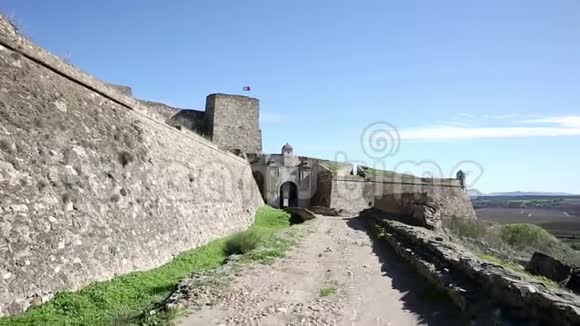 Juromenha村的堡垒洛雷托的NossaSenhora视频的预览图