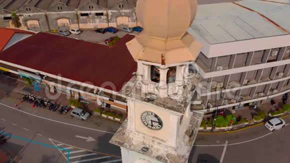马来西亚槟城乔治敦维多利亚纪念钟楼航拍图视频的预览图