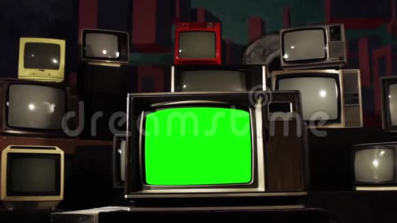 老式80S电视与绿色屏幕多莉视频的预览图