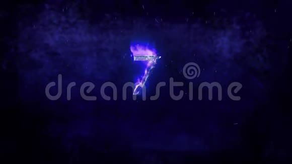 7在蓝色背景上的火焰中视频的预览图