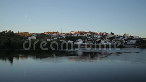 塔戈河阿尔穆罗尔葡萄牙里巴托乔普拉亚视频的预览图