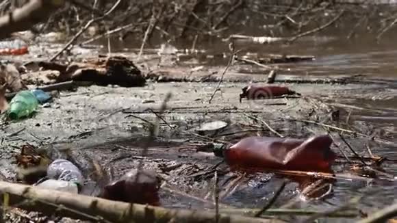 水资源生态灾害塑料垃圾视频的预览图