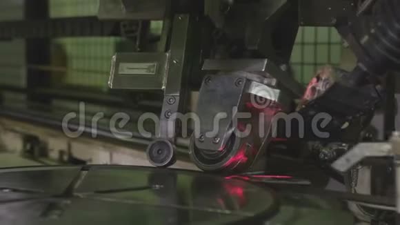 生产过程中的设备标志轮胎边缘视频的预览图