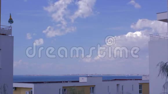酒店阳台的海景视频的预览图