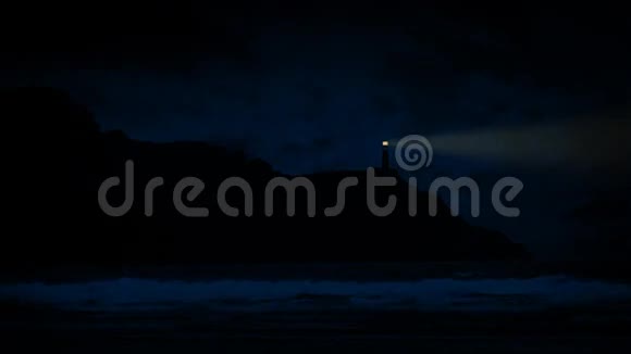 夜间海岸灯塔视频的预览图