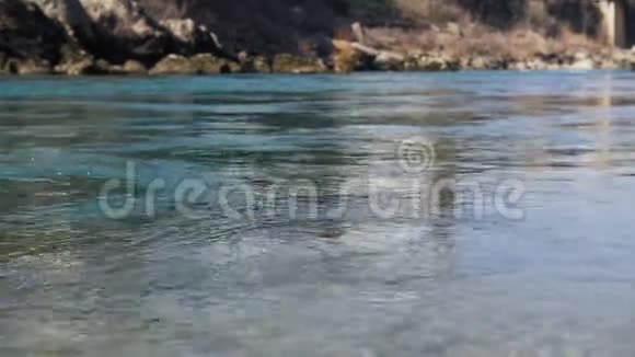 山河带翠色水视频的预览图
