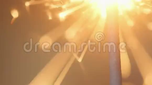 明亮的孟加拉灯的特写视频的预览图